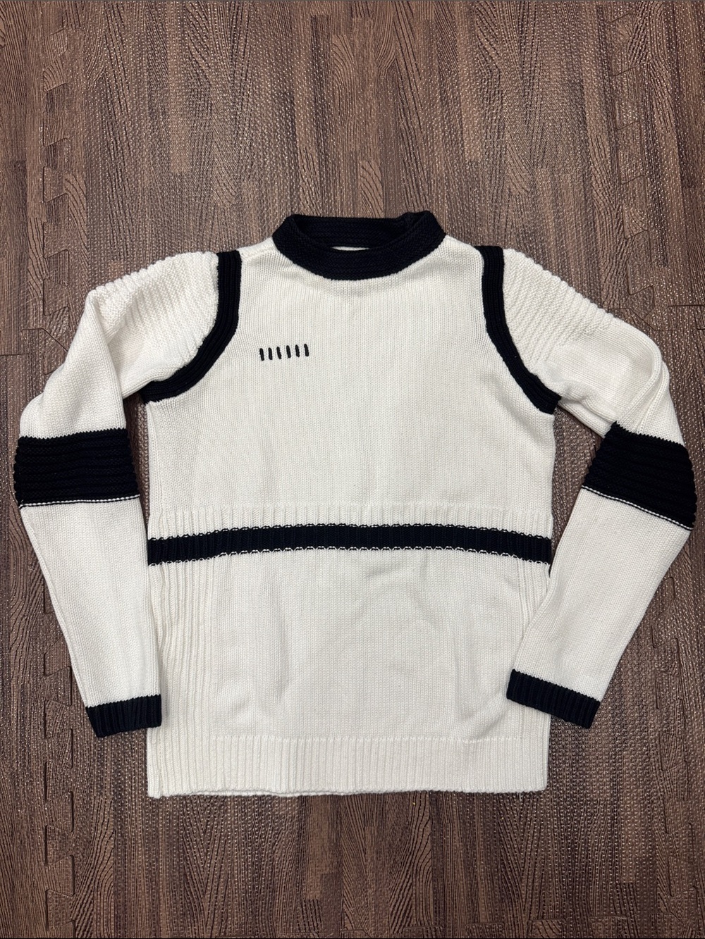 Star Wars Her Universe Women's White and Black Crewneck Sweater - Picture 2 of 9